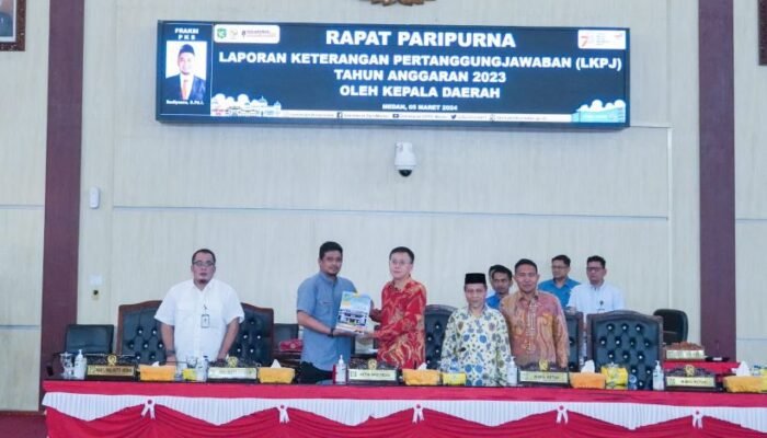 Wali Kota Medan Sampaikan LKPJ 2023, Pertumbuhan Ekonomi Lebih Baik Dibandingkan 2022