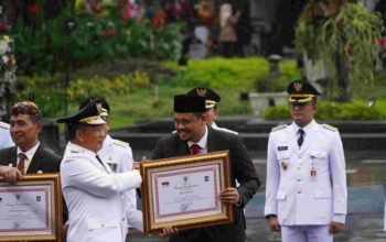 Atas Kinerja Tinggi dan Inovatif, Wali Kota Medan Bobby Nasution Raih Satyalancana Karya Bhakti Praja Nugraha