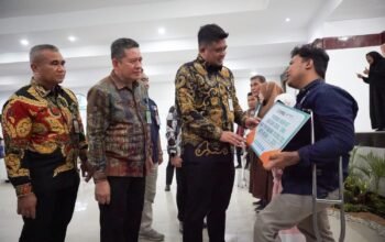 Serahkan BST kepada 1.500 Penerima Manfaat, Bobby Nasution : Tak Hanya Bantuan Tunai, Juga Skill