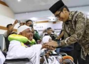 Lepas 239 Jemaah Calon Haji Asal Medan, Rico Waas: Jaga Kesehatan dan Fokus Jalankan Ibadah