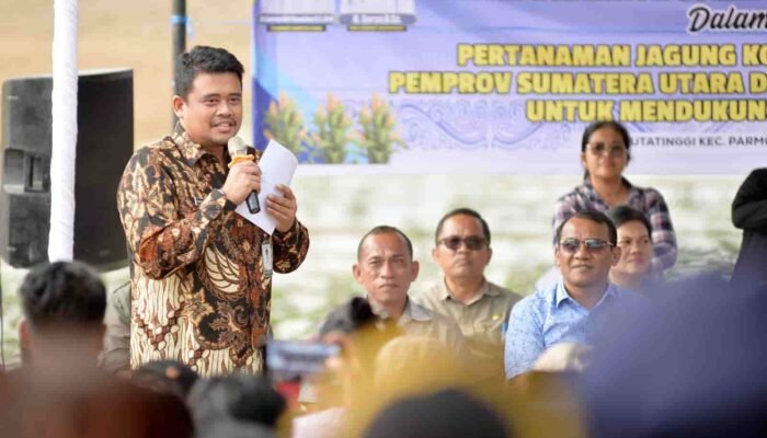 Dengarkan Keluhan Petani Taput, Gubernur Bobby Nasution Beri Solusi dan Respons Cepat