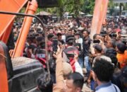 Tim Gabungan Polda Sumut, Kodam I/BB dan Pemprov Sumut Rubuhkan Gedung THM Marcopolo