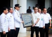 Rico Waas Terima Piagam Penghargaan, Program Empowering Kepling Jadikan Medan Kota Pertama di Indonesia Dalam Perluasan Perlindungan Jaminan Sosial BPJS Ketenagakerjaan