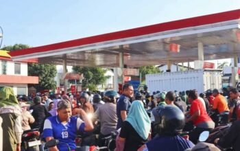 Sat Lantas Polresta Deli Serdang Pantau Kemacetan Antrean SPBU