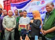 Wagub Sumut Surya Bersama Gubernur Jatim Khofifah Tinjau Korban Bencana di Langkat