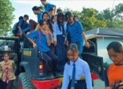 Pasca Bencana Banjir dan Longsor, Brimob Sumut Pastikan Anak-Anak Garoga Tetap Bersekolah