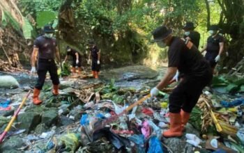 Brimob Polda Sumut Wujudkan Instruksi Presiden Lewat Aksi Bersih Sungai