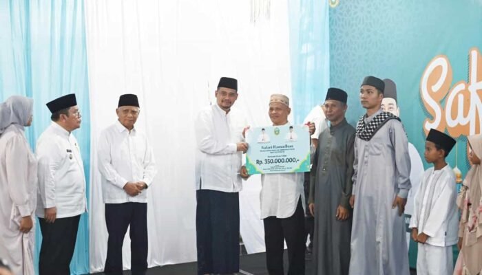 Serahkan Berbagai Bantuan dan Hibah  Rp350 Juta, Bobby Nasution Minta Masjid Perhatikan Pembangunan dan Kesejahteraan