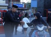 Brimob Sumut Berbagi Berkah Ramadhan, 200 Takjil Dibagikan untuk Pengendara di Sekitar Mako KE Lumi