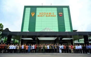 Wagub Sumut Surya Tegaskan Komitmen Jaga Stabilitas Daerah di Hadapan Menko Polkam