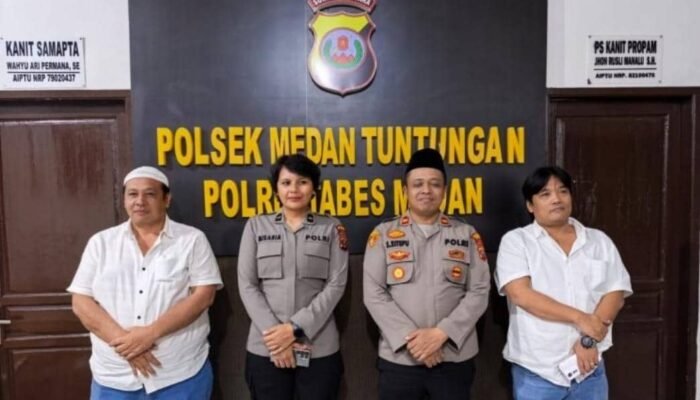 Polsek Medan Tuntungan dan Pengelola Pasar Induk Gelar Buka Puasa Bersama dan Berbagi Takjil