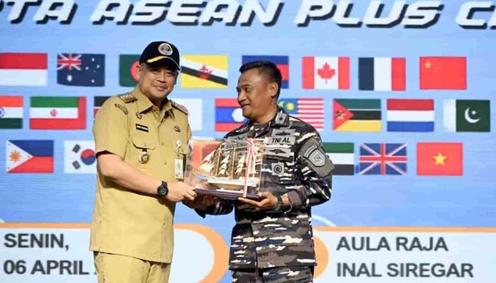Terima Kadet dari Berbagai Negara, Bobby Nasution Dorong Penguatan Diplomasi Maritim dan Persahabatan Global