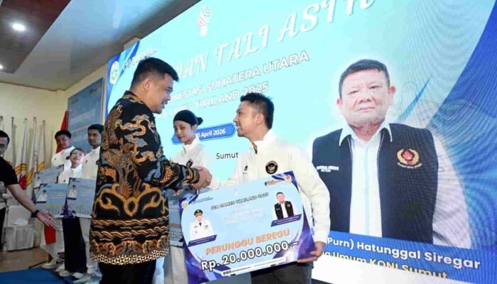 Serahkan Tali Asih Peraih Medali SEA Games, Gubernur Bobby Nasution Sebut Atlet Berprestasi Titik Awal Indonesia Emas 2045
