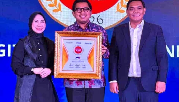 JNE Raih Penghargaan Golden Brand of The Year dan Digital Popular Brand Award 2026