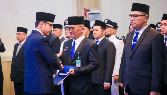 Lantik Eselon II, III dan IV, Rico Waas Beri Deadline 6 Bulan bagi Pejabat Baru Untuk Tunjukkan Perubahan