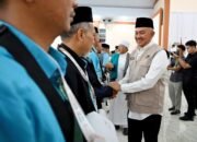 Lepas Kloter 1 Jemaah Haji Sumut, Sekdaprov: Jadilah Cerminan Terbaik Daerah di Tanah Suci