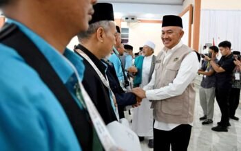 Lepas Kloter 1 Jemaah Haji Sumut, Sekdaprov: Jadilah Cerminan Terbaik Daerah di Tanah Suci