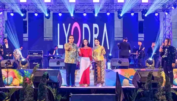 Rico Waas Bawa Pesan Kedamaian di Tengah Ribuan Jemaat Paskah Oikumene