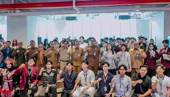 Ketika Rico Waas Menggali Mimpi dan Menyalakan Nyali Mahasiswa
