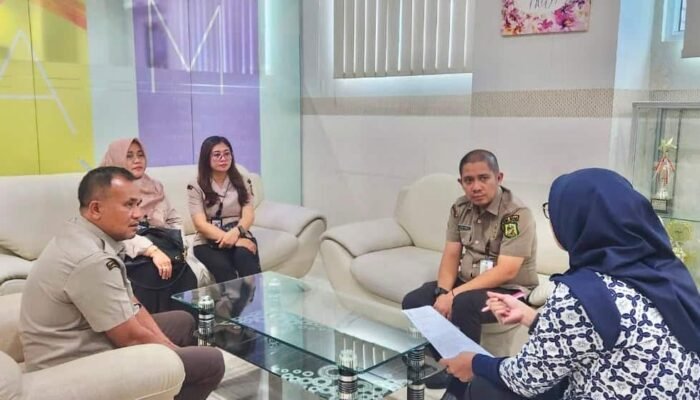 Percepat Pembayaran PBB, Kepala UPT V Bapenda Medan Sambangi Wajib Pajak Sampoerna Academy dan Komplek Citra Garden