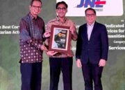 Wujud Nyata Semangat ‘Connecting Happiness’, JNE Raih Penghargaan di Indonesia CSR Awards 2026
