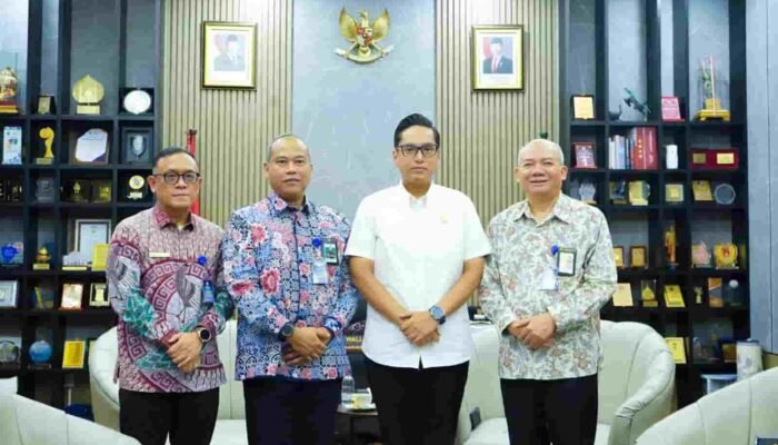 Rico Waas–Kemenkeu Bahas Penguatan Ekonomi Medan, UMKM dan Belawan Jadi Fokus