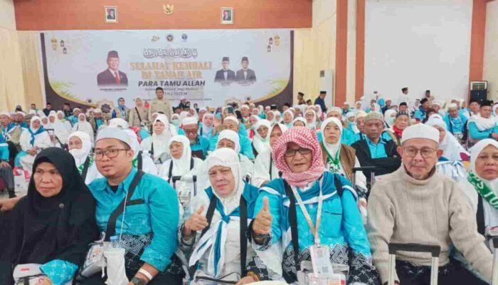 360 Jemaah Kloter 10 Debarkasi Medan Pulang dari Tanah Suci, Kakanwil Tegaskan Haji Mabrur Bukan Sekadar Gelar