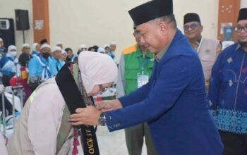 Lom Lom Suwondo Sambut Kepulangan Jemaah Haji Kloter 15