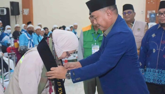 Lom Lom Suwondo Sambut Kepulangan Jemaah Haji Kloter 15