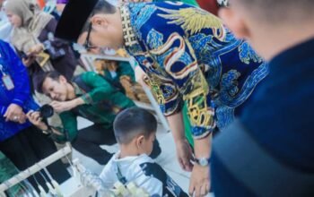 Peringati Lebaran Yatim 10 Muharram, Rico Waas Ajak Anak Yatim Duafa Belanja Baju Baru