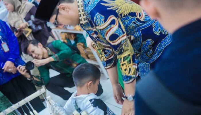Peringati Lebaran Yatim 10 Muharram, Rico Waas Ajak Anak Yatim Duafa Belanja Baju Baru