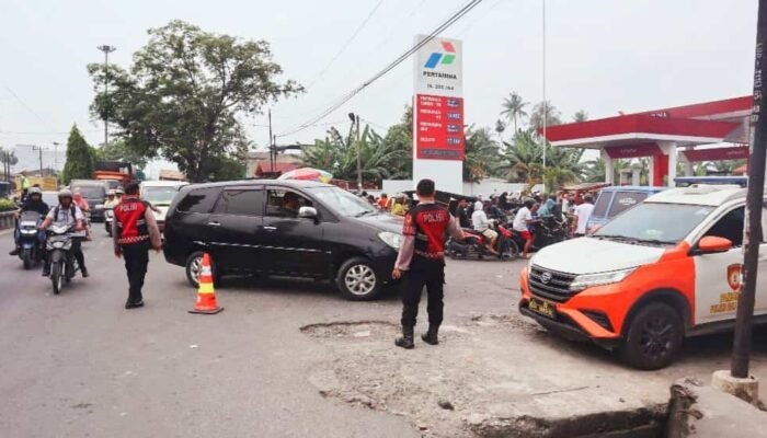 Antrean Pengisian BBM Mengular, Polresta Deli Serdang Lakukan Pengamanan dan Pengaturan Jalur Disetiap SPBU