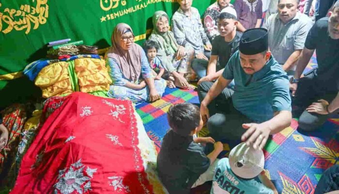 Melayat ke Rumah Duka Nelayan di Nias Selatan, Bobby Nasution Kuliahkan dan Siapkan Pekerjaan untuk Anak Almarhum
