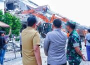 Rico Waas Kerahkan Alat Berat dan Tim Medis Tangani Ledakan di Perumahan Grand Polonia