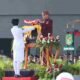 Peringati HUT Ke-81 RI, Kepala Bapenda Medan Kenakan Pakaian Adat Simalungun saat Ikuti Upacara