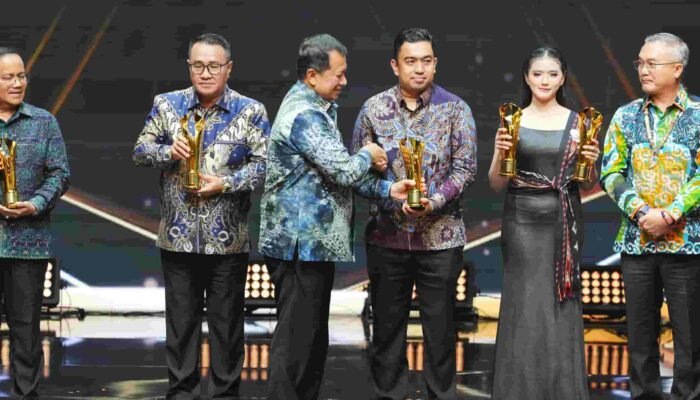 Rico Waas Raih Pemimpin Daerah Award 2026, Qresto Antar Medan Jadi Pelopor Inovasi Perpajakan di Indonesia