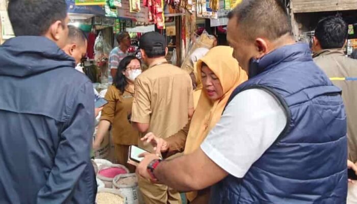 Sidak Harga Beras di Pasar Sei Sikambing, Dinas Koperasi Medan Pastikan Monitoring Dilakukan Setiap Hari
