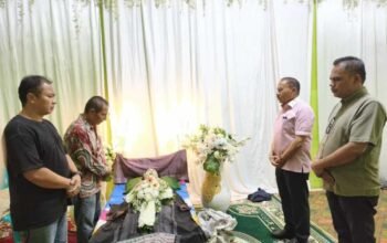 Maruli Siahaan Sampaikan Penghiburan Bagi Anggota PPSD Siahaan Saat Hadir Ditengah Keluarga Yang Berduka