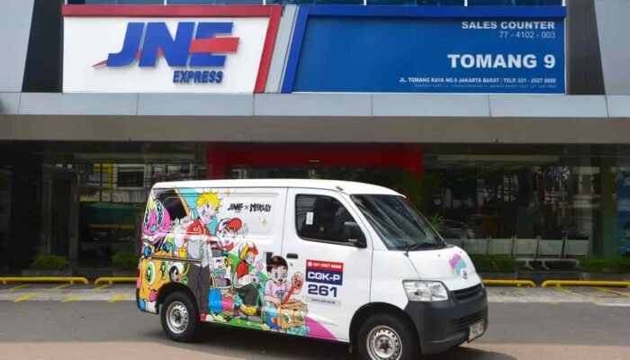 Sambut HUT ke-36, JNE Hadirkan Kolaborasi Eksklusif dengan Semangat Kreatif “Melesat Hebat”