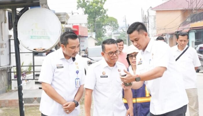 Sidak di Medan Helvetia, Wakil Wali Kota Medan Soroti Drainase Tersumbat dan Tak Terhubung