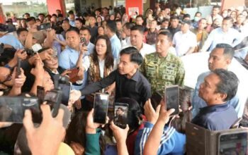 Gubernur Bobby Bersama Wapres Tinjau Siswa Diduga Keracunan MBG di Karo, Pastikan Pemulihan Kesehatan