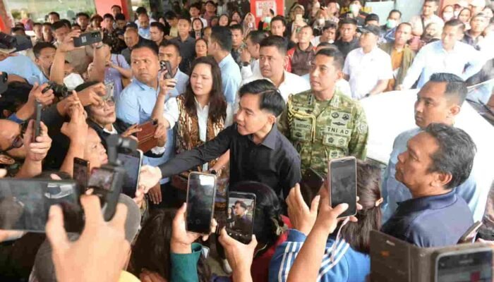 Gubernur Bobby Bersama Wapres Tinjau Siswa Diduga Keracunan MBG di Karo, Pastikan Pemulihan Kesehatan