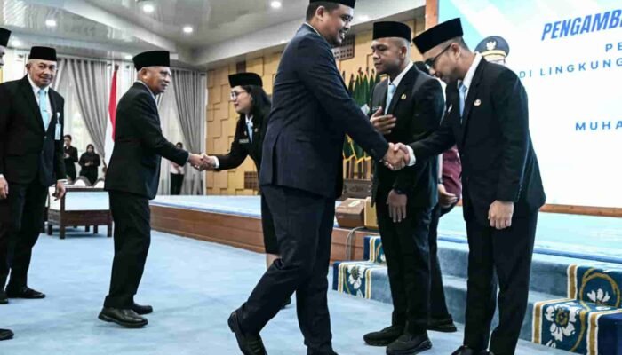 Gubernur Bobby Nasution Lantik Tiga Pejabat Pimpinan Tinggi Pratama, Tekankan Target Pembangunan Terukur
