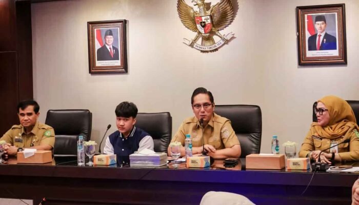 Bawa Nama Indonesia, Rico Waas Lepas 10 Pelajar Medan ke Ipoh Malaysia