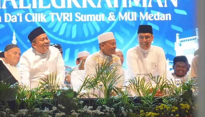 Ribuan Warga Padati Taman Stadion Teladan Peringati Maulid Nabi, Rico Waas Ajak Bangun Medan Bersama