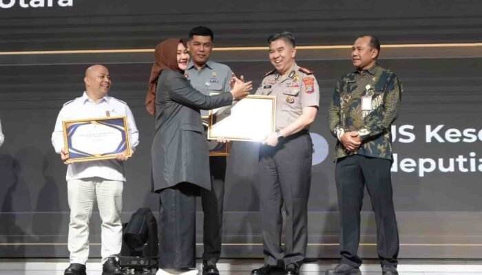 Kapolda Sumut Raih Penghargaan Achievement Person, Polda Sumut Predikat Informatif di KI Award 2026
