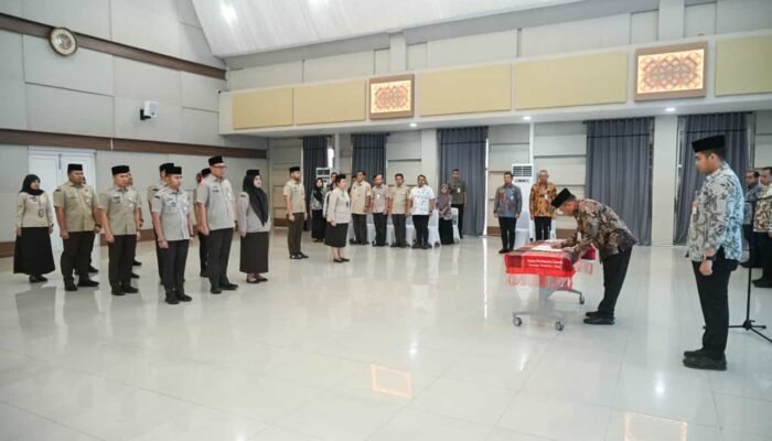 Lantik 15 Pejabat Bapenda, Pj Sekdaprov Sumut Tekankan Optimalisasi PAD