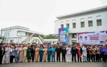Hari Sumpah Pemuda ke-98, Wagub Surya Serahkan Penghargaan kepada Tujuh Organisasi Kepemudaan