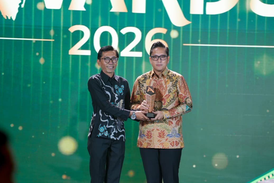 Foto: Wali Kota Medan Rico Tri Putra Bayu Waas saat menerima penghargaan Awards 2026.